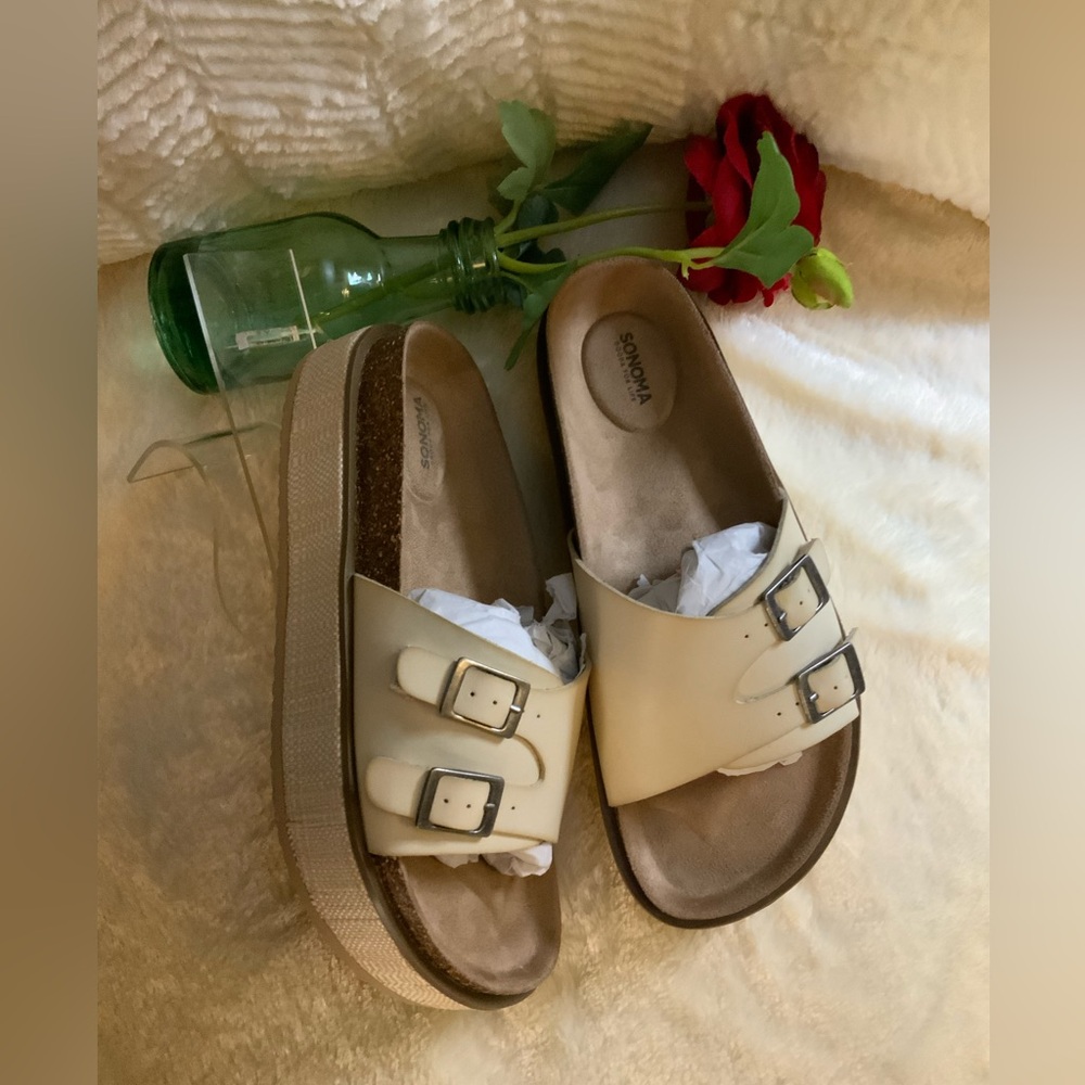 NWT JEM Cream Platform Sandals